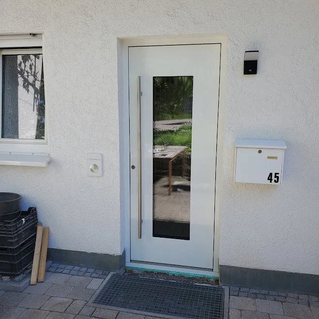 Inotherm Select, Weiß mit Großglas-Ausschnitt