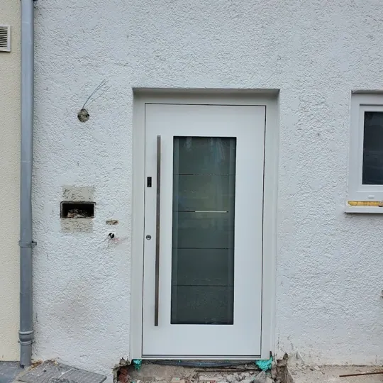 Inotherm AGE-Serie | Reinweiß mit großem Glasausschnitt (Rohbau-Montage)
