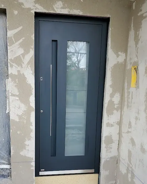 Pirnar Haustür in RAL 7016 Anthrazitgrau