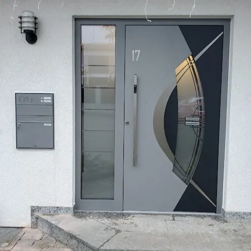 Pirnar Ultimum in Anthrazit/Blaugrau mit geschwungenem 3D-Dekor-Panel